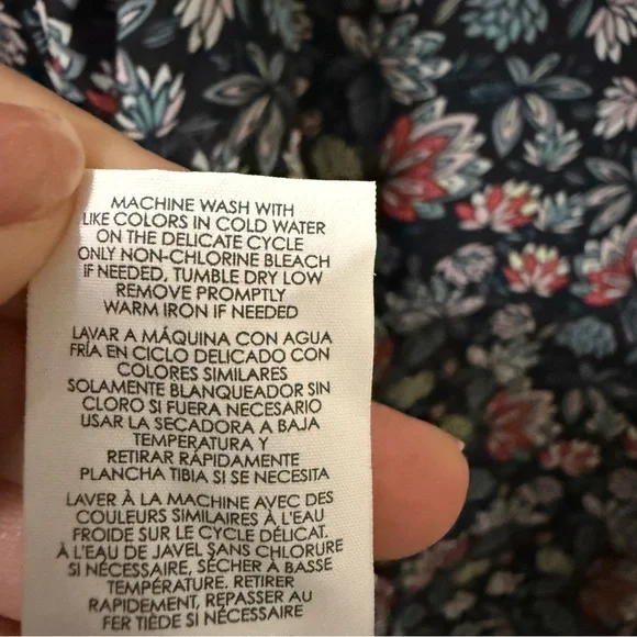 Cabi Flirt V Neck Tank Floral Print Sz Large #5224 - Picture 10 of 10